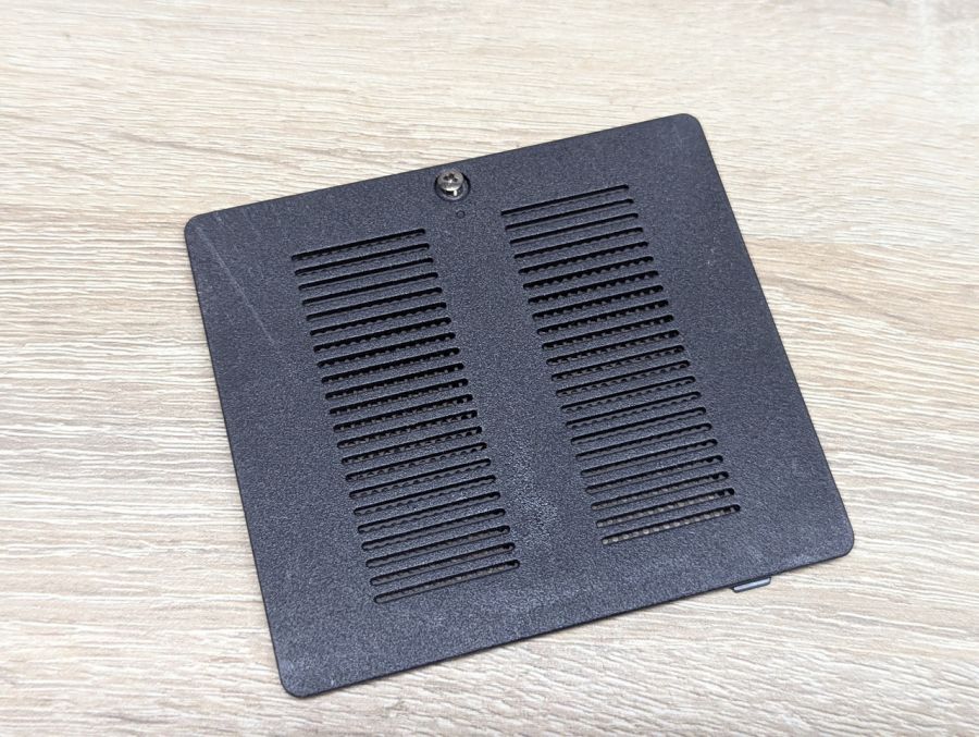 Б/В Cервісна кришка відсіку RAM для ноутбука Sony VAIO SVF152, SVF142, SVE152 [ProductHub SKU 3LHK800]