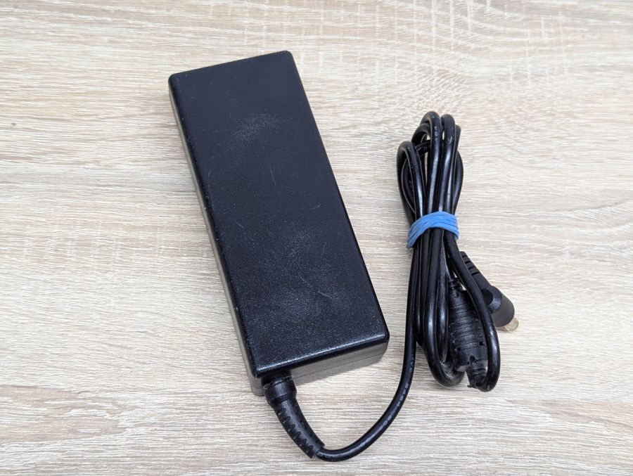 Б/В Блок живлення 90W,19V, 4.74A,5.5 х 2.5 мм [ProductHub SKU hly1904740]
