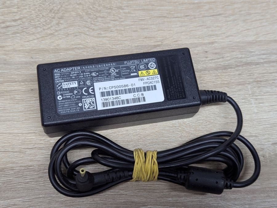 Б/В Блок живлення Fujitsu ADP-65YH B, 65W,19V,3.42A,3.5 x 1.35 мм [ProductHub SKU ADP-65YH B]