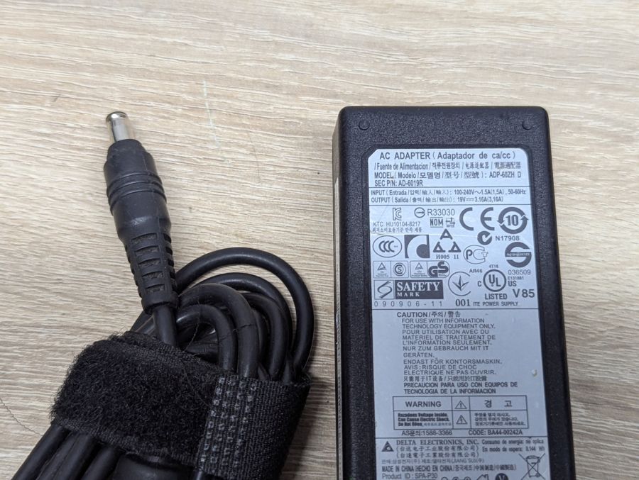 Б/В Блок живлення Delta Electronics ADP-60ZH D,60W,19 V,3.16 A, 5.5 x 3.0 мм [ProductHub SKU ADP-60ZH D]