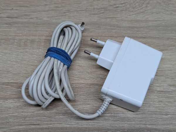 Б/В Блок живлення AXIS SA-A138LE,7.5W,5V,1.5A,3.5 мм х 1.35 мм [ProductHub SKU SA-A136LE]