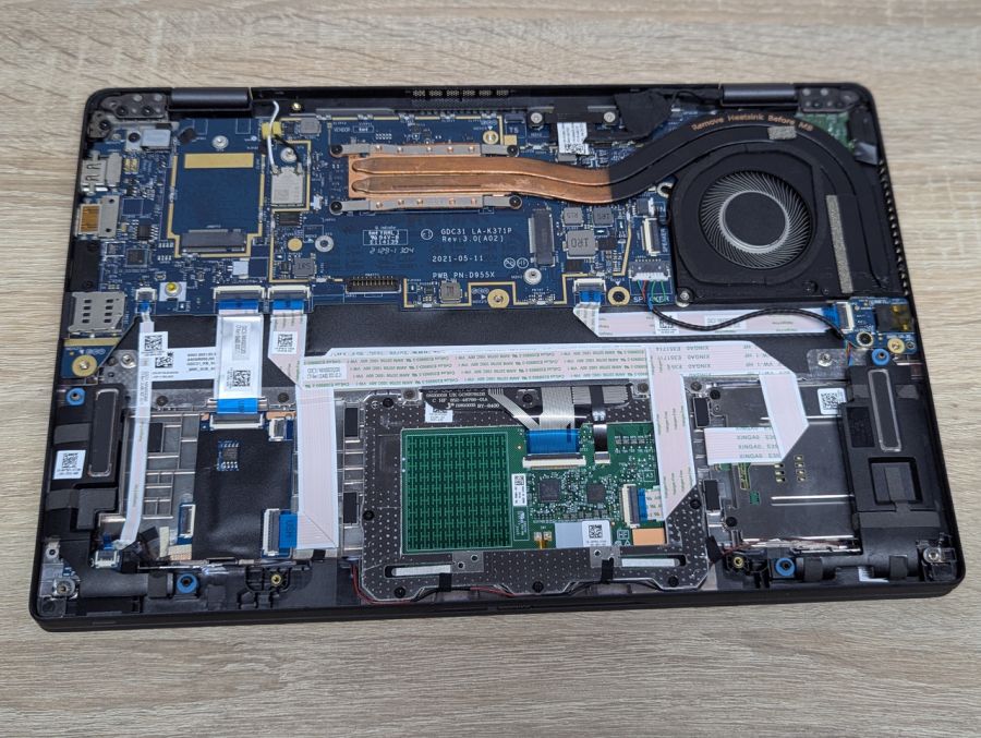 Ноутбук Dell Latitude 7320 під розбір або відновлення Б/В