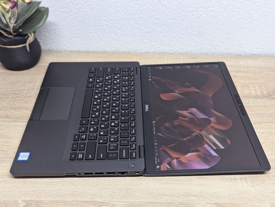 Ноутбук Б/В Dell Latitude 5400, Intel Core i5-8665U, DDR4 16GB, SSD 256GB, 14" Full HD Сенсор [ProductHub SKU Dell657]