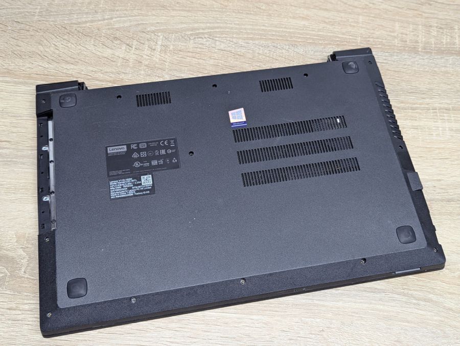 Б/В Ноутбук Lenovo V110-15ISK на розбір або відновлення [ProductHub SKU L620]