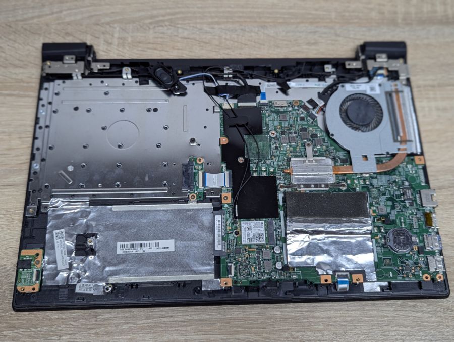 Б/В Ноутбук Lenovo V110-15ISK на розбір або відновлення [ProductHub SKU L620]
