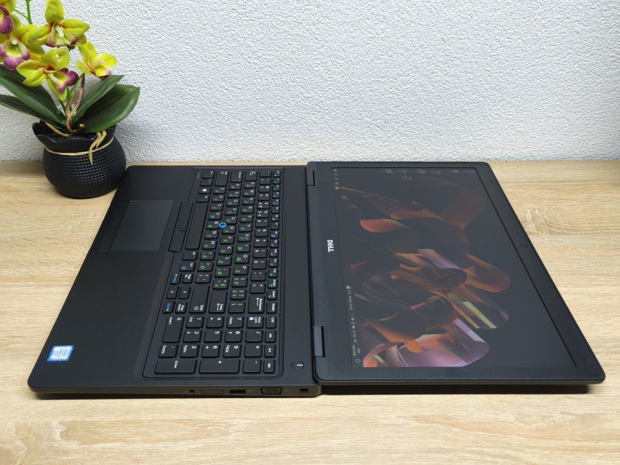 Ноутбук Б/В Dell Latitude 5580, Intel Core i5-6300U, DDR4 16GB, SSD 256GB, 15.6" Full HD [ProductHub SKU Dell198]