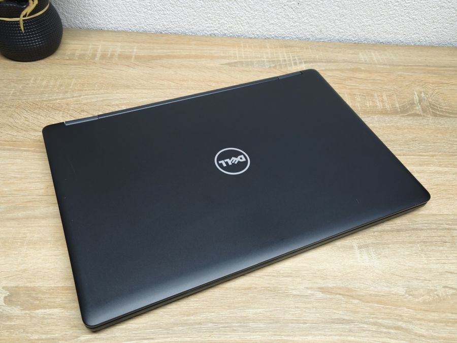 Ноутбук Б/В Dell Latitude 5580, Intel Core i5-6300U, DDR4 8 GB, SSD 256GB, 15.6" Full HD