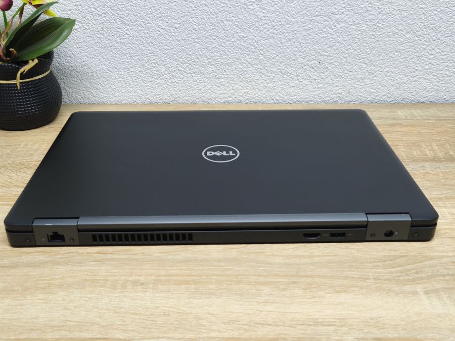 Ноутбук Б/В Dell Latitude 5580, Intel Core i5-6300U, DDR4 8 GB, SSD 256GB, 15.6" Full HD [ProductHub SKU Dell661]