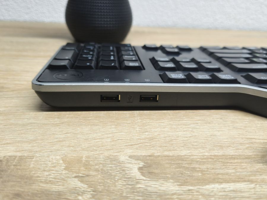 Б/В Повнорозмірна мультимедійна клавіатура Dell KB522 [ProductHub SKU KB522]