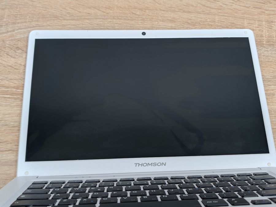 Ноутбук Thomson Ordinateur Neo не вмикається Б/В