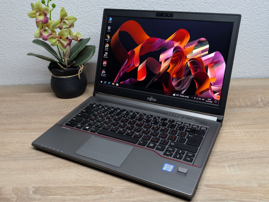 Ноутбук Б/В Fujitsu E746, Intel Core i5-6200U, DDR4 8GB, SSD 240GB, 14" Full HD