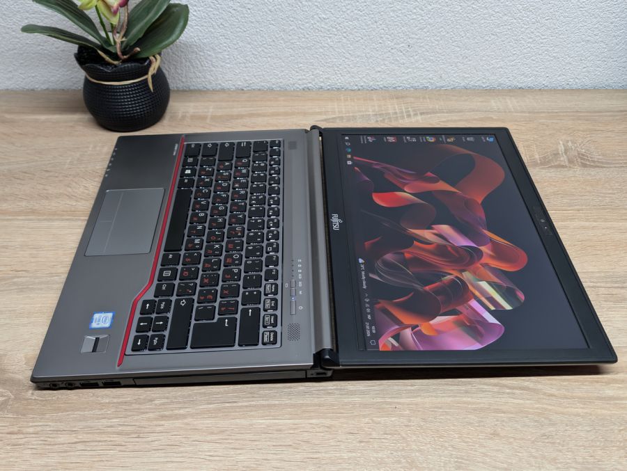 Ноутбук Б/В Fujitsu E746, Intel Core i5-6200U, DDR4 8GB, SSD 240GB, 14" Full HD [ProductHub SKU F265]