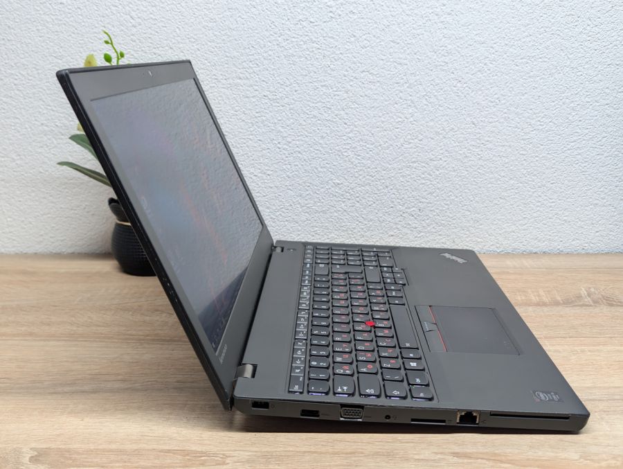 Ноутбук Б/В Lenovo T550: 15.6 Full HD Intel Core i5-5300U @2.30GHz 8 GB DDR3 Intel HD Graphics SSD 120Gb(2АКБ) [ProductHub SKU L639]