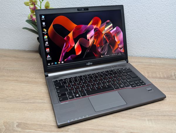 Ноутбук Б/В Fujitsu E746: 14 Full Hd Intel Core i5-6200U 8 GB DDR4 250Gb SSD