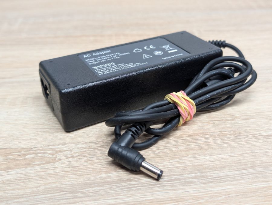 Б/В Блок живлення D155 90W 19V 4.74A 5.5x2.5мм [ProductHub SKU D155-19V]