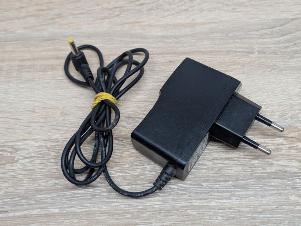 Блок живлення 5W 5V 1A 4.0 x 1.7 мм Б/В