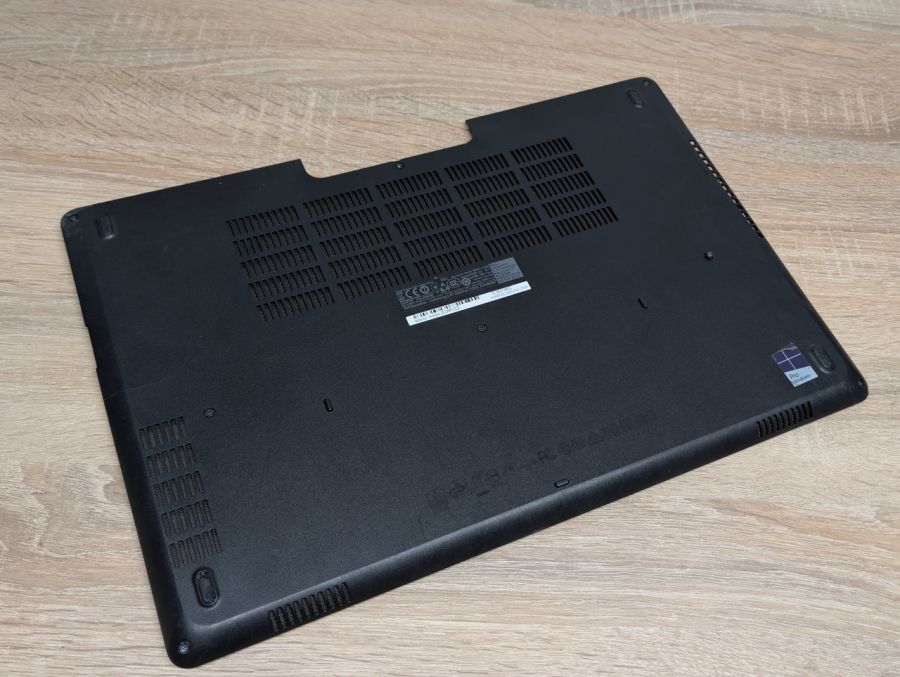 Cервісна кришка для ноутбука Dell Latitude E5570 Б/В