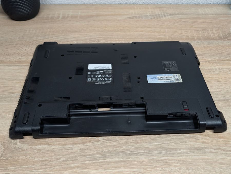 Б/В Піддон для ноутбука Acer Aspire 5749 [ProductHub SKU 36ZRLBATN00]