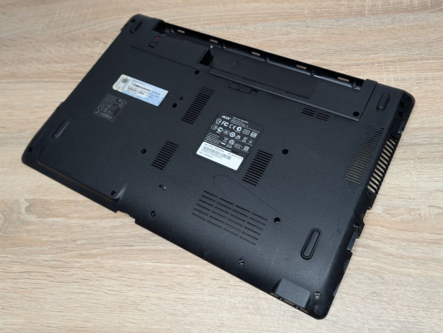 Б/В Піддон для ноутбука Acer Aspire 5749 [ProductHub SKU 36ZRLBATN00]