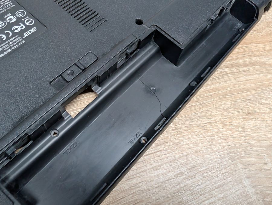 Б/В Піддон для ноутбука Acer Aspire 5749 [ProductHub SKU 36ZRLBATN00]