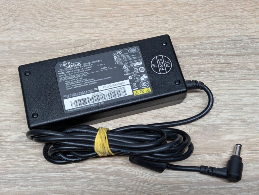 Б/В Блок живлення Fujitsu-Siemens 90W 20V 4.5A 5.5 х 2.5 мм