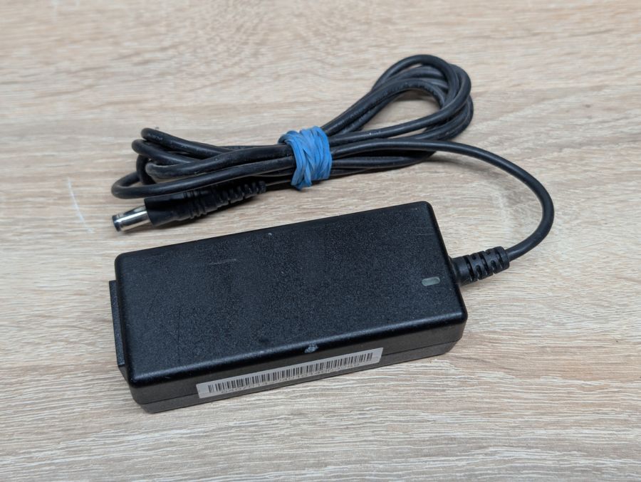 Б/В Блок живлення APD 40W 19V 2.1A 5.5 x 2.5 мм [ProductHub SKU DA-40A19]