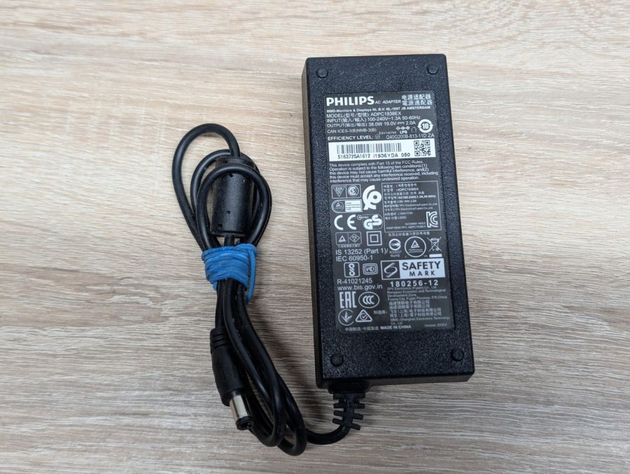 Б/В Блок живлення Philips 38W 19V 2A 5.5 x 2.5 мм [ProductHub SKU ADPC1938EX]
