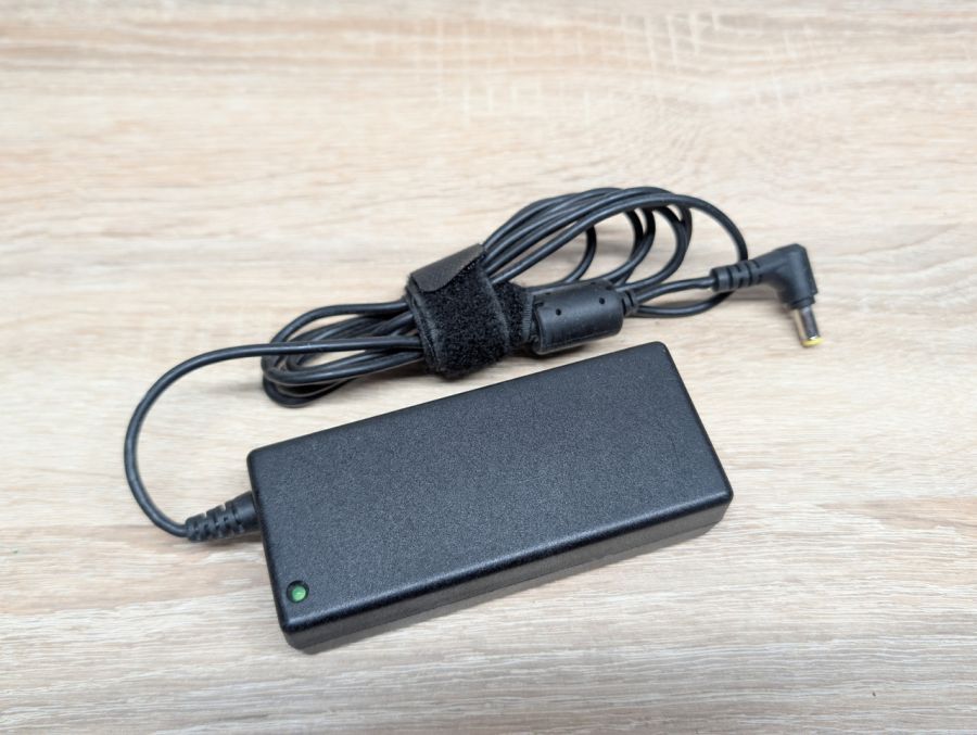Б/В Блок живлення Delta Electronics 65W 19V 3.42A 5.5 x 1.7 мм [ProductHub SKU 65KB D]