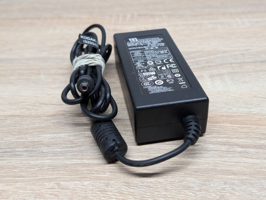 Б/В Блок живлення CWT 60W 24V 2.5A 5.5 x 2.5 мм [ProductHub SKU CAE060242]