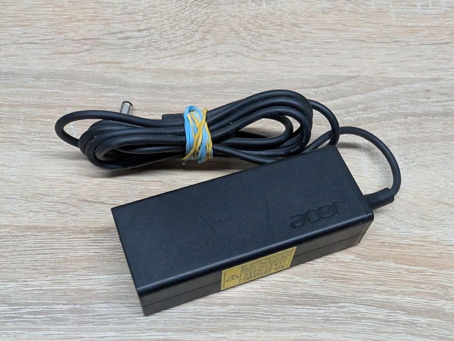 Б/В Блок живлення Acer 45W 19V 2.37A 5.5 x 1.7 мм [ProductHub SKU 1450-26]
