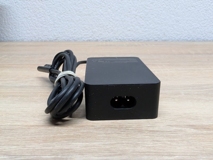 Б/В Блок живлення Microsoft Surface A1724, 36W 12V 2.58A Surface Connect [ProductHub SKU A1724]