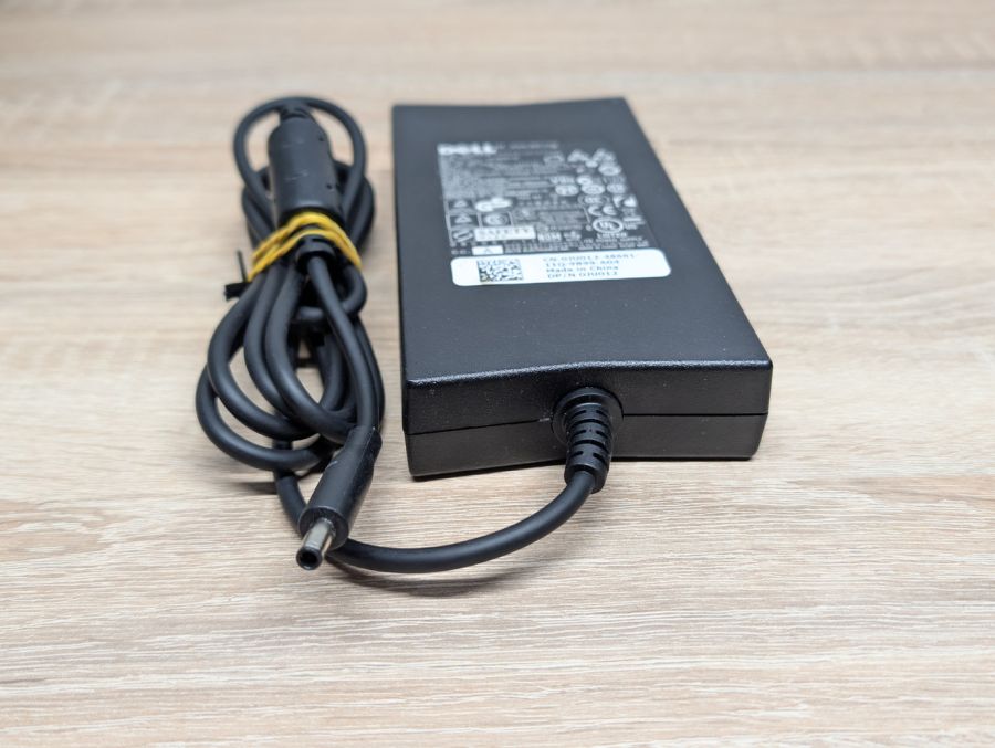 Блок живлення Dell 130W 19.5V 6.7A 4.5 x 3.0 мм Б/В [ProductHub SKU DA130PE1]