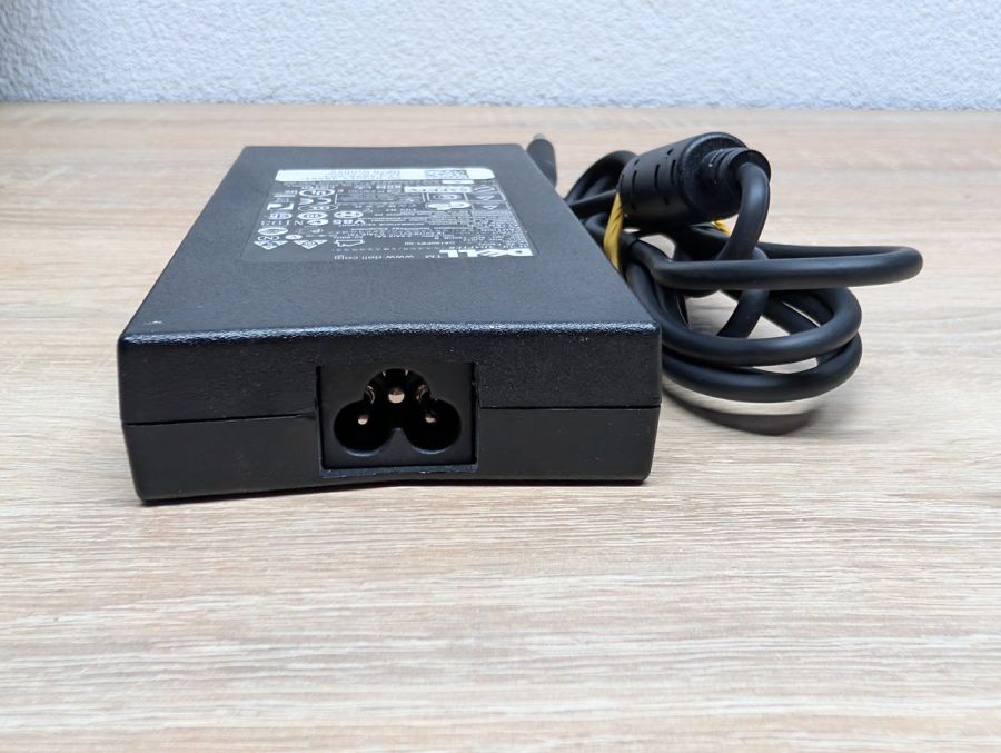 Блок живлення Dell 130W 19.5V 6.7A 4.5 x 3.0 мм Б/В [ProductHub SKU DA130PE1]