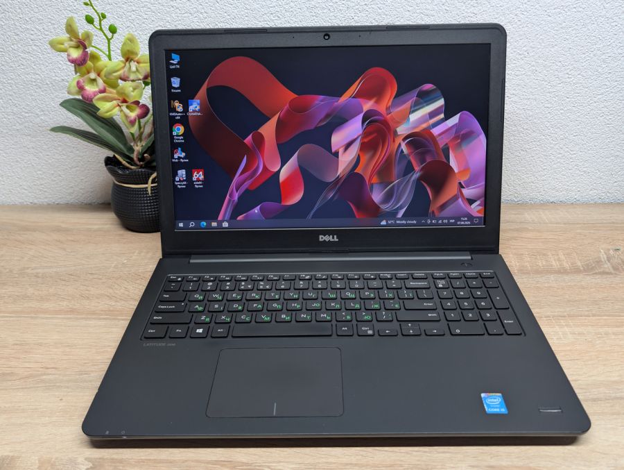Ноутбук Dell Latitude 3550 Діагональ: 15.6 Intel Core i5-5200U @2.20GHz 8 GB DDR3 Intel HD Graphics SSD 120Gb Б/В [ProductHub SKU Dell672]