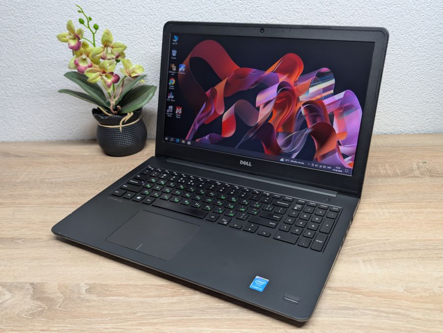 Ноутбук Dell Latitude 3550 Діагональ: 15.6 Intel Core i5-5200U @2.20GHz 8 GB DDR3 Intel HD Graphics SSD 120Gb Б/В [ProductHub SKU Dell672]
