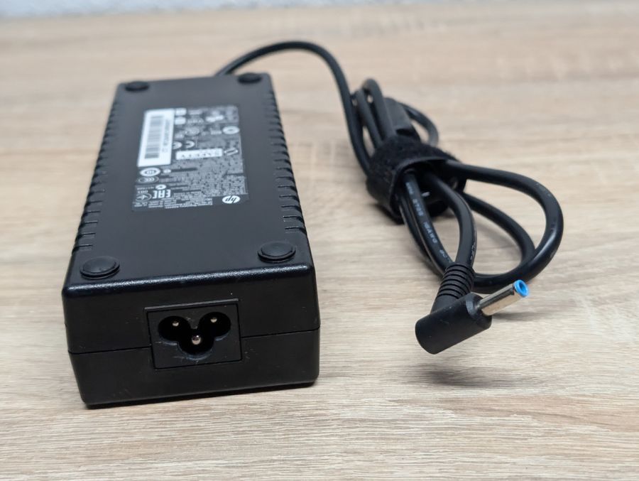 Блок живлення HP 135W 19.5V 6.9A 4.5 x 3.0мм Blue Pin Б/В [ProductHub SKU DA01]