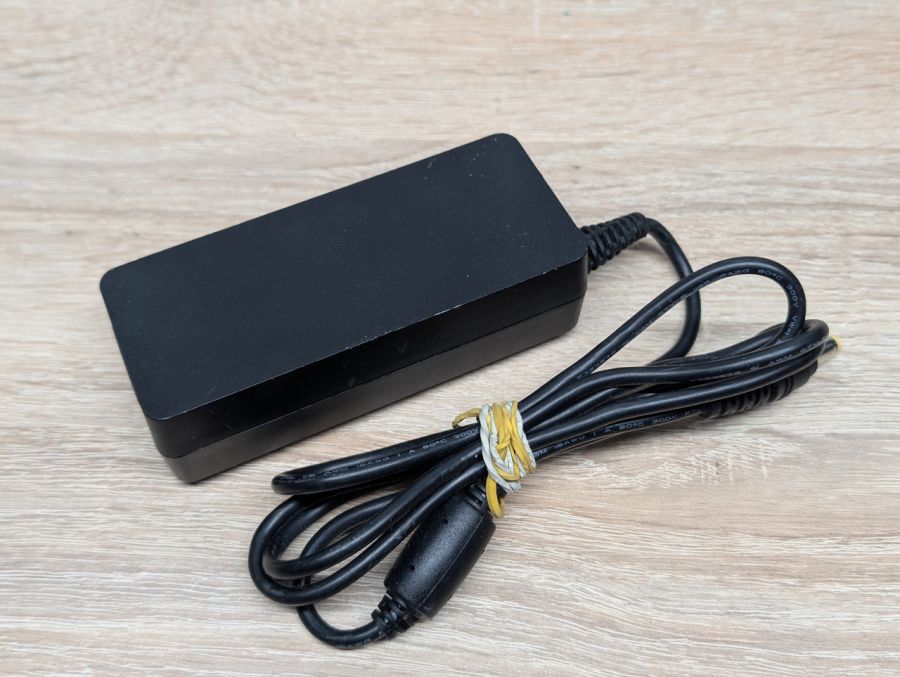Блок живлення Huntkey HKA06519034,65W,19V,3.42A,5.5 x 2.5 мм Б/В
