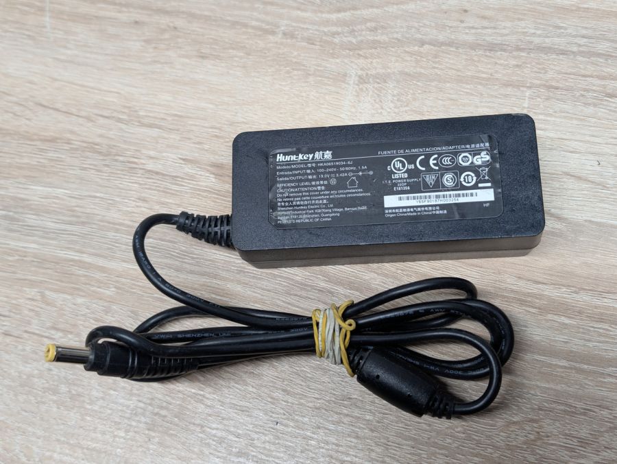 Блок живлення Huntkey HKA06519034,65W,19V,3.42A,5.5 x 2.5 мм Б/В
