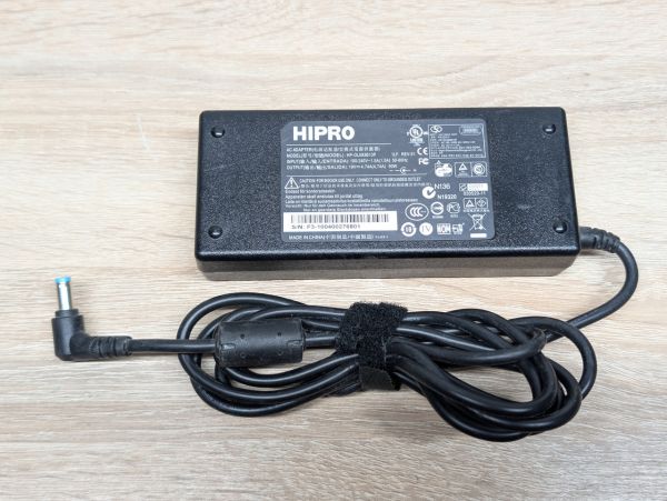 Блок живлення HIPRO 90W 19V 4.74A 5.5 x 1.7 мм Б/В