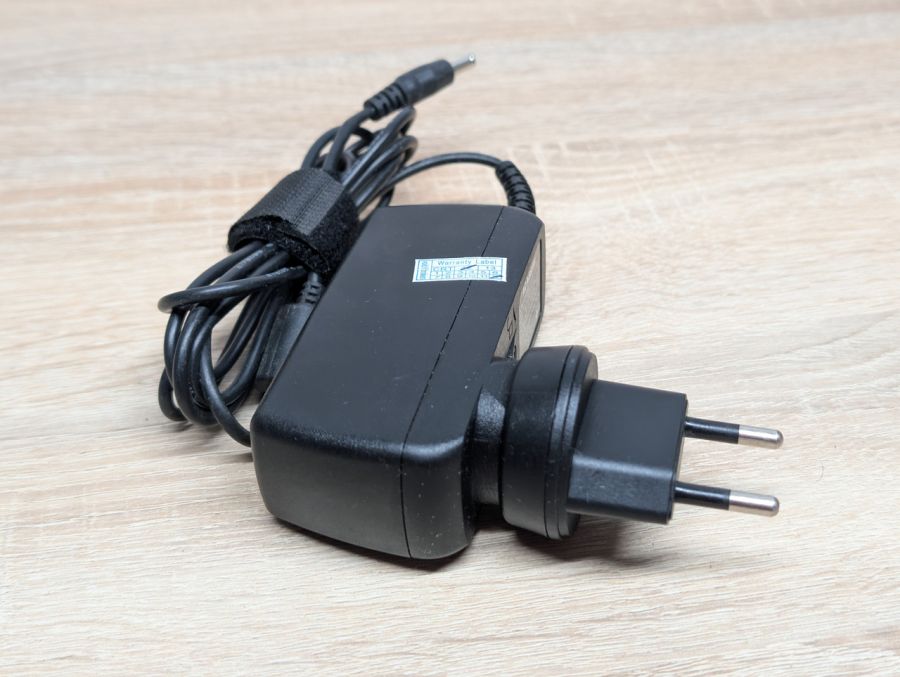 Блок живлення ADP-40TH A,18W,15V,1.2A,4.0 х 1.35 мм Б/В [ProductHub SKU 40TH A]
