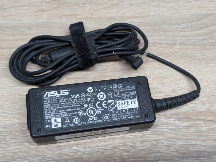Блок живлення Asus 40W 19V 2.1A 2.5 x 0.7 мм Б/В [ProductHub SKU 40PH AB]