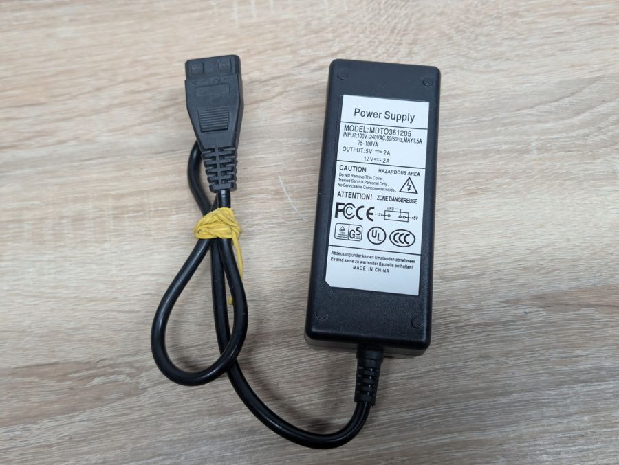 Блок живлення 5V (2A) та 12V (2A) mini-DIN 4-pin Б/В [ProductHub SKU MDT0361205]
