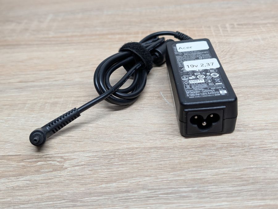 Блок живлення Acer 45W 19V 2.37A 3.0 x 1.1мм Б/В [ProductHub SKU ADP-45FE B]