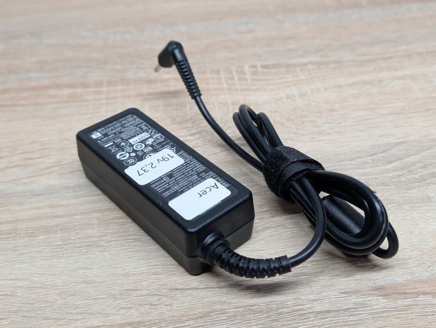 Блок живлення Acer 45W 19V 2.37A 3.0 x 1.1мм Б/В [ProductHub SKU ADP-45FE B]