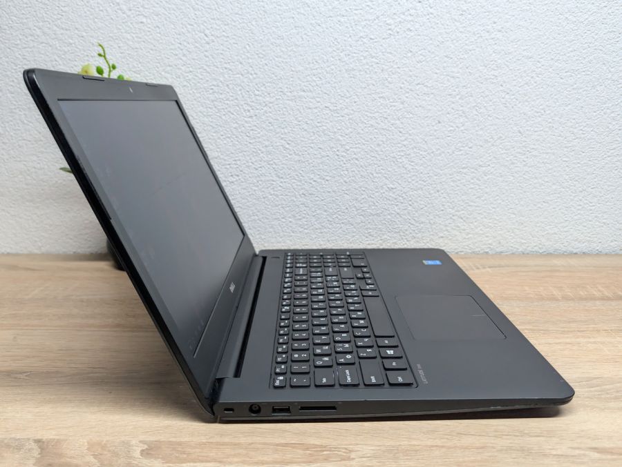Ноутбук Dell Latitude 3550: 15.6 Full HD Intel Core i5-5200U @2.20GHz 8 GB DDR3 GeForce 830M 2Gb SSD 128Gb Б/В [ProductHub SKU Dell675]