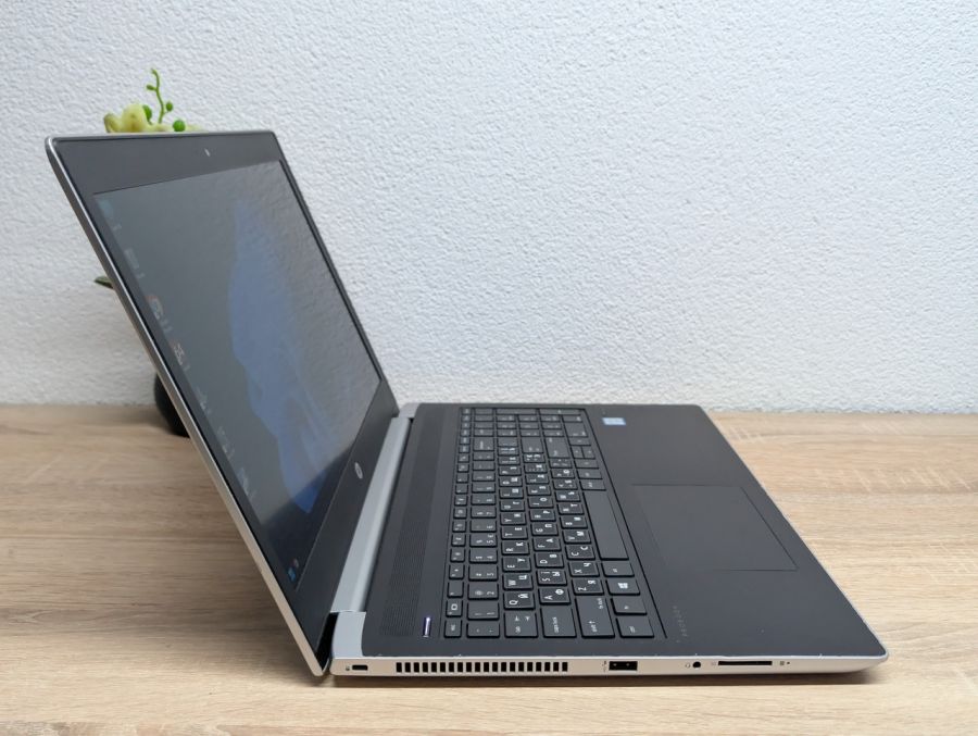 Ноутбук HP ProBook 450 G5:15.6 Intel Core i3-8130U.8 GB DDR4 GeForce 930MX 2Gb SSD 240Gb, Б/В [ProductHub SKU HP901]