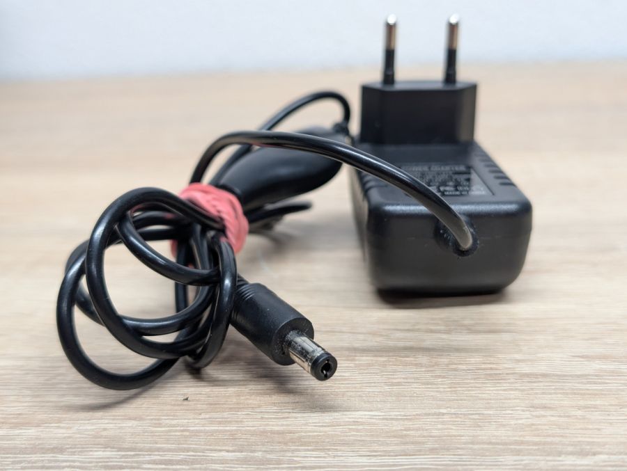 Мережевий адаптер живлення 18W 12V 1.5A 5.5 x 2.5 мм [ProductHub SKU YDH-1215]