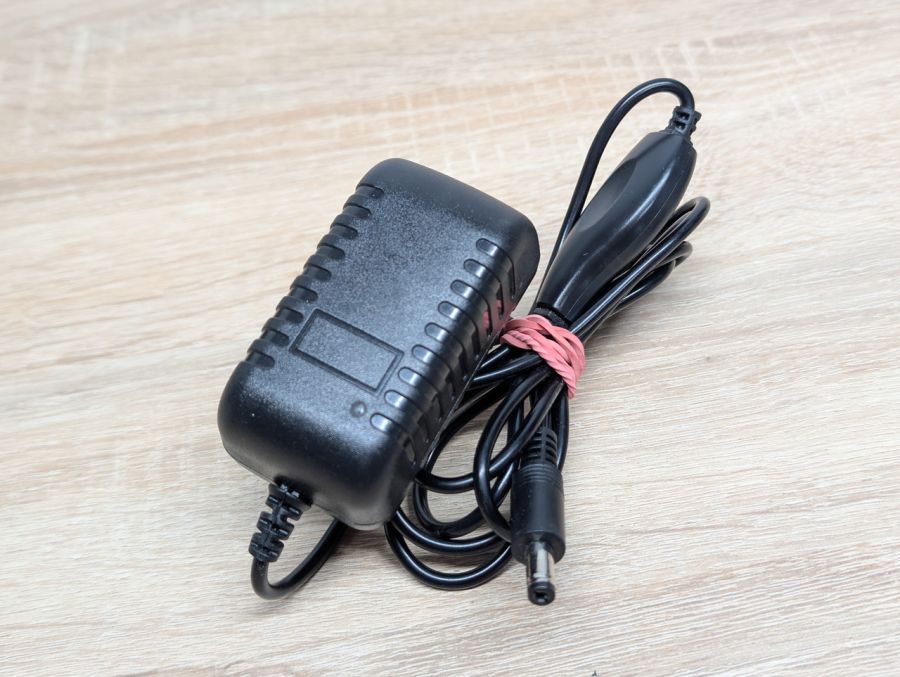 Мережевий адаптер живлення 18W 12V 1.5A 5.5 x 2.5 мм
