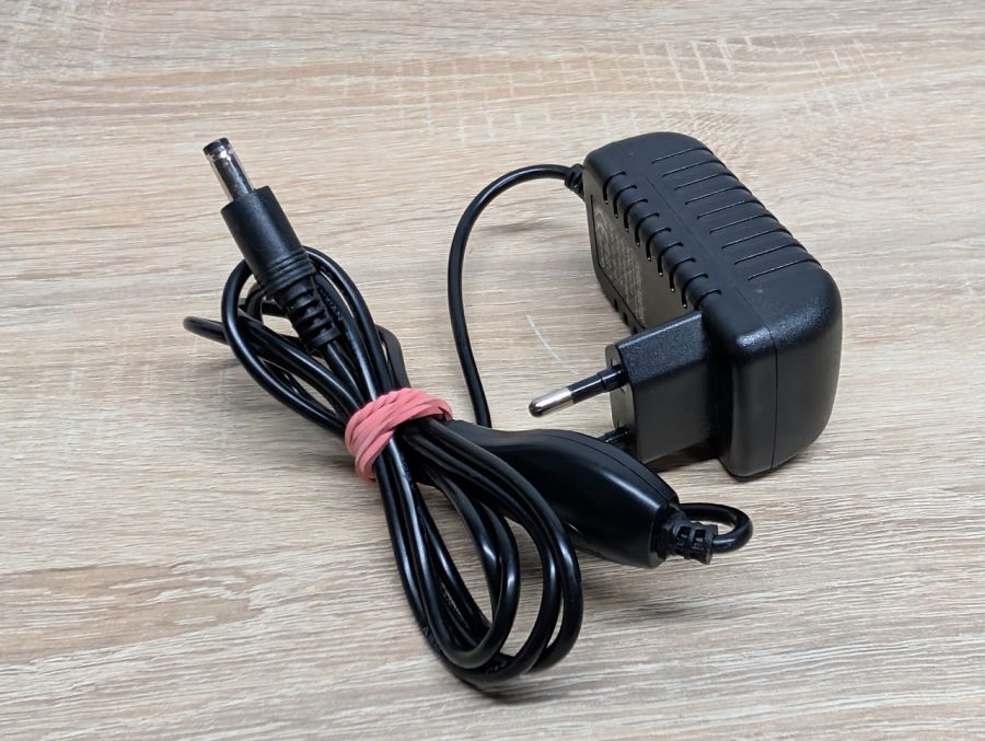 Мережевий адаптер живлення 18W 12V 1.5A 5.5 x 2.5 мм [ProductHub SKU YDH-1215]
