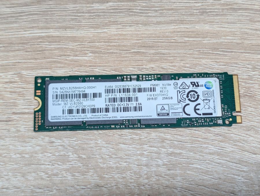 SSD Samsung PM981 256GB NVMe M.2 2280 Життя 98% Б/В